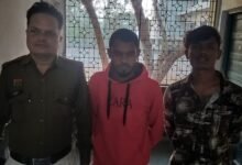 धारदार चाकू लहराकर दहशत फैलाने वाले दो युवक गिरफ्तार, कोनी पुलिस की सख्त कार्रवाई चौथा स्तंभ || Console Corptech