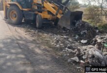 चौथा स्तंभ न्यूज की खबर का एकबार फिर हुआ बड़ा असर, कोरबा रोड की नाली में डंप कचरे को जेसीबी से उठाकर तय स्थान में कराया गया डंप चौथा स्तंभ || Console Corptech