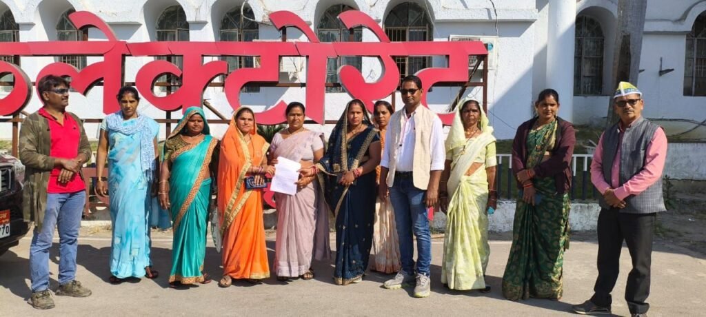 चंडीपारा की महिलाओं ने अवैध कच्ची शराब के खिलाफ खोला मोर्चा, कलेक्टर–एसपी से की सख्त कार्रवाई की मांग 3 चंडीपारा की महिलाओं ने अवैध कच्ची शराब के खिलाफ खोला मोर्चा, कलेक्टर–एसपी से की सख्त कार्रवाई की मांग चौथा स्तंभ || Console Corptech