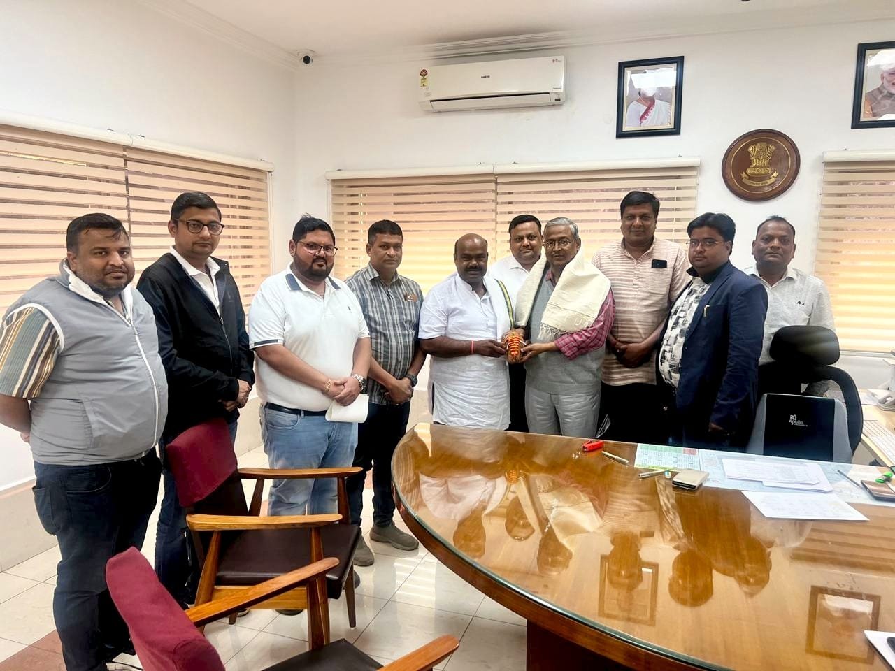 डीआरएम से मिले ब्यास कश्यप, नैला में चावल रैक प्वाइंट बढ़ाने की रखी मांग। चौथा स्तंभ || Console Corptech