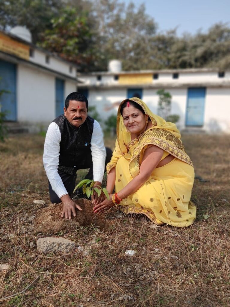 सिवनी स्कूल में बच्चों को दी गई नववर्ष की ऐतिहासिक जानकारी, पौधरोपण व न्योता भोज का आयोजन चौथा स्तंभ || Console Corptech