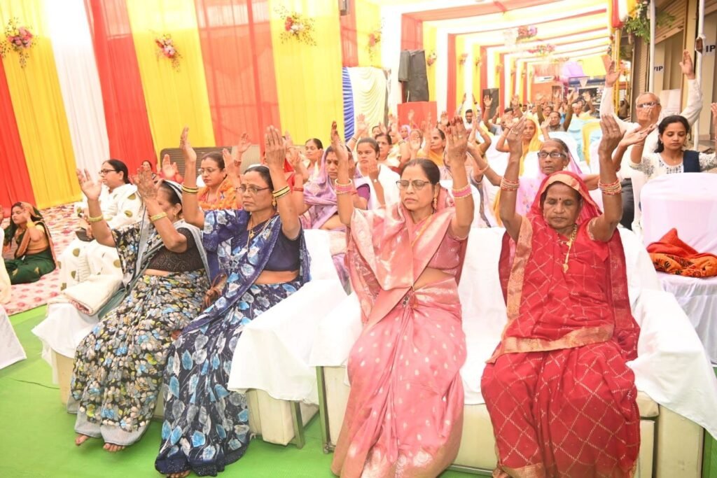 चांपा में श्रीमद् भगवत गीता सार का दूसरा दिन, अंतर्मन के विषाद व निराशा से मुक्त करने भगवान ने अर्जुन को दिया गीता ज्ञान: शशिप्रभा 4 चांपा में श्रीमद् भगवत गीता सार का दूसरा दिन, अंतर्मन के विषाद व निराशा से मुक्त करने भगवान ने अर्जुन को दिया गीता ज्ञान: शशिप्रभा चौथा स्तंभ || Console Corptech