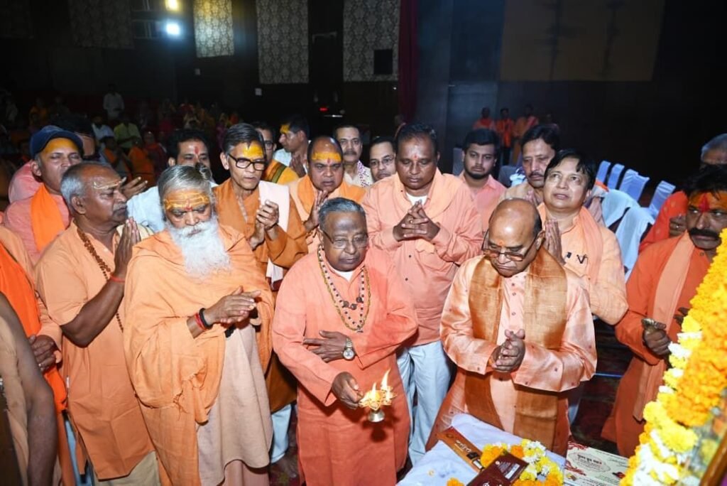 छत्तीसगढ सनातन गोस्वामी समाज ने संतों के आतिथ्य में शंकराचार्य जयंती समारोह हर्षोल्लास के साथ मनाया चौथा स्तंभ || Console Corptech