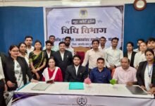 जज, वकील और आरोपी... कॉलेज में लगा असली कोर्ट, छात्रों ने जीता सबका दिल चौथा स्तंभ || Kshititech