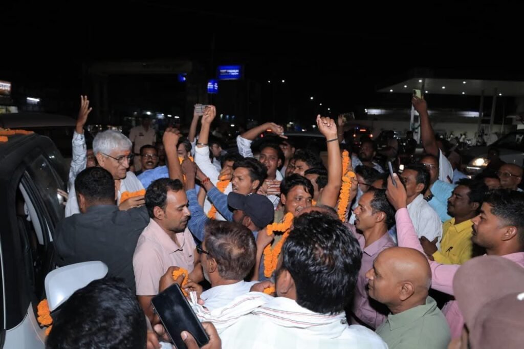 पूर्व उपमुख्यमंत्री टीएस सिंहदेव का आत्मीय स्वागत, मो. इब्राहिम मेमन के निवास पर कांग्रेस नेताओं और कार्यकर्ताओं ने किया उनका गर्मजोशी के साथ स्वागत चौथा स्तंभ || Kshititech