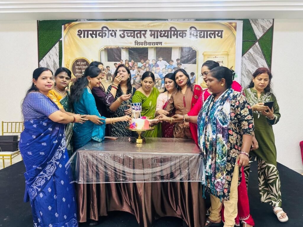 30 साल बाद मिला 1996 बैच, सहपाठियों के मिलन से ताजा हुईं स्कूल की सुनहरी यादें चौथा स्तंभ || Kshititech