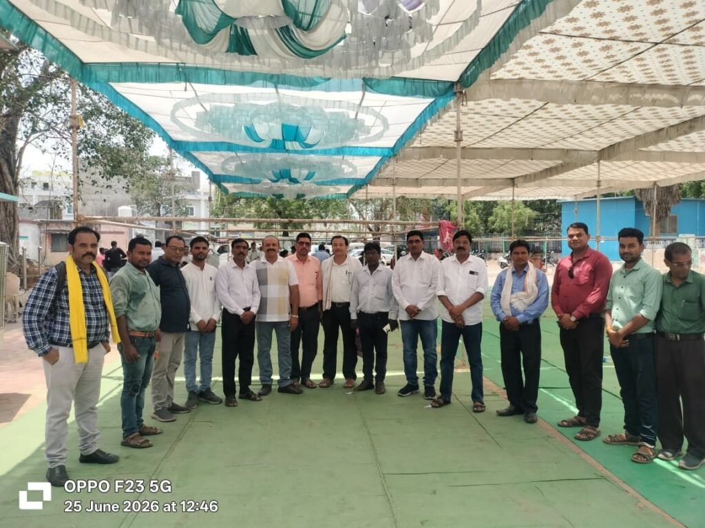 पाठ्यपुस्तकों में देरी के विरोध में निजी स्कूल संचालकों का प्रदर्शन, मुख्यमंत्री के नाम सौंपा ज्ञापन चौथा स्तंभ || Kshititech