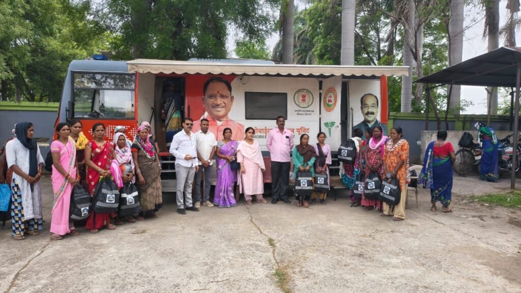 नमस्ते दिवस पर नगर पालिका ने स्वच्छता दीदियों को दी PPE कीट, स्वच्छता का लिया संकल्प 2 नमस्ते दिवस पर नगर पालिका ने स्वच्छता दीदियों को दी PPE कीट, स्वच्छता का लिया संकल्प चौथा स्तंभ || Kshititech