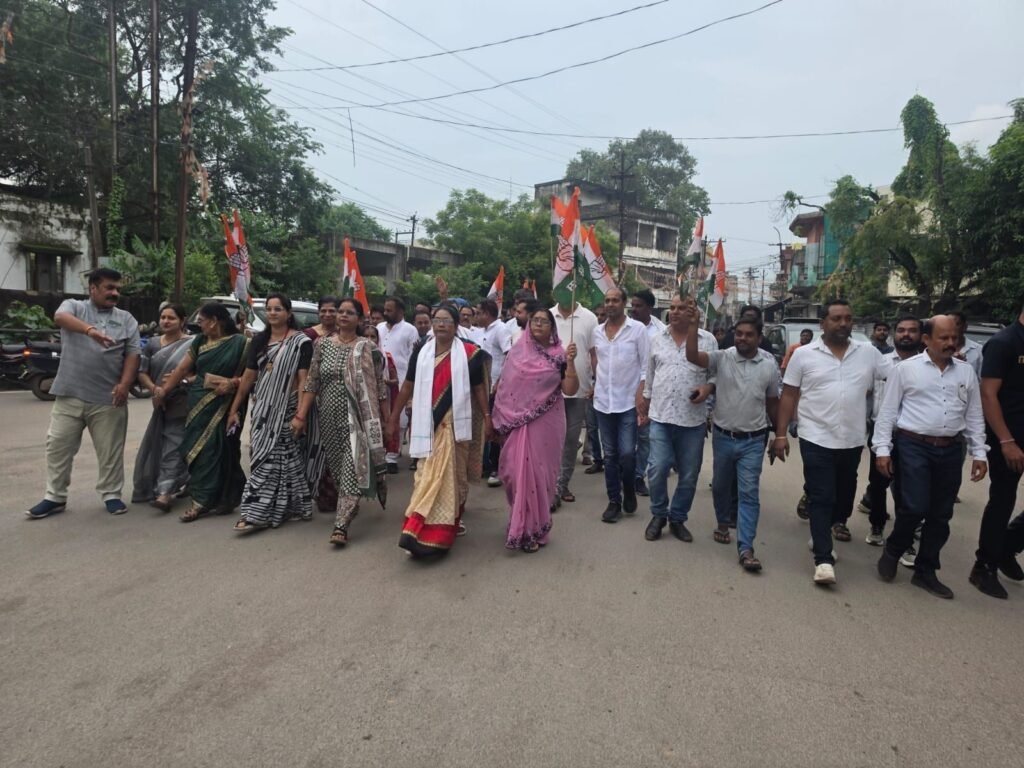 केंद्रीय शिक्षा मंत्री के इस्तीफे पर जांजगीर-चांपा में कांग्रेस का विजय जुलूस, NEET छात्रों को दी गई 4 केंद्रीय शिक्षा मंत्री के इस्तीफे पर जांजगीर-चांपा में कांग्रेस का विजय जुलूस, NEET छात्रों को दी गई चौथा स्तंभ || Kshititech