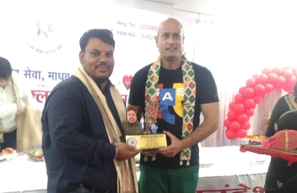 जब इंसानियत बनी पहचान: महेश राठौर और तरणीश साहू को मिला 'छत्तीसगढ़ रत्न सम्मान', रक्त की हर बूंद से लिख रहे हैं जिंदगी की नई कहानी चौथा स्तंभ || Kshititech