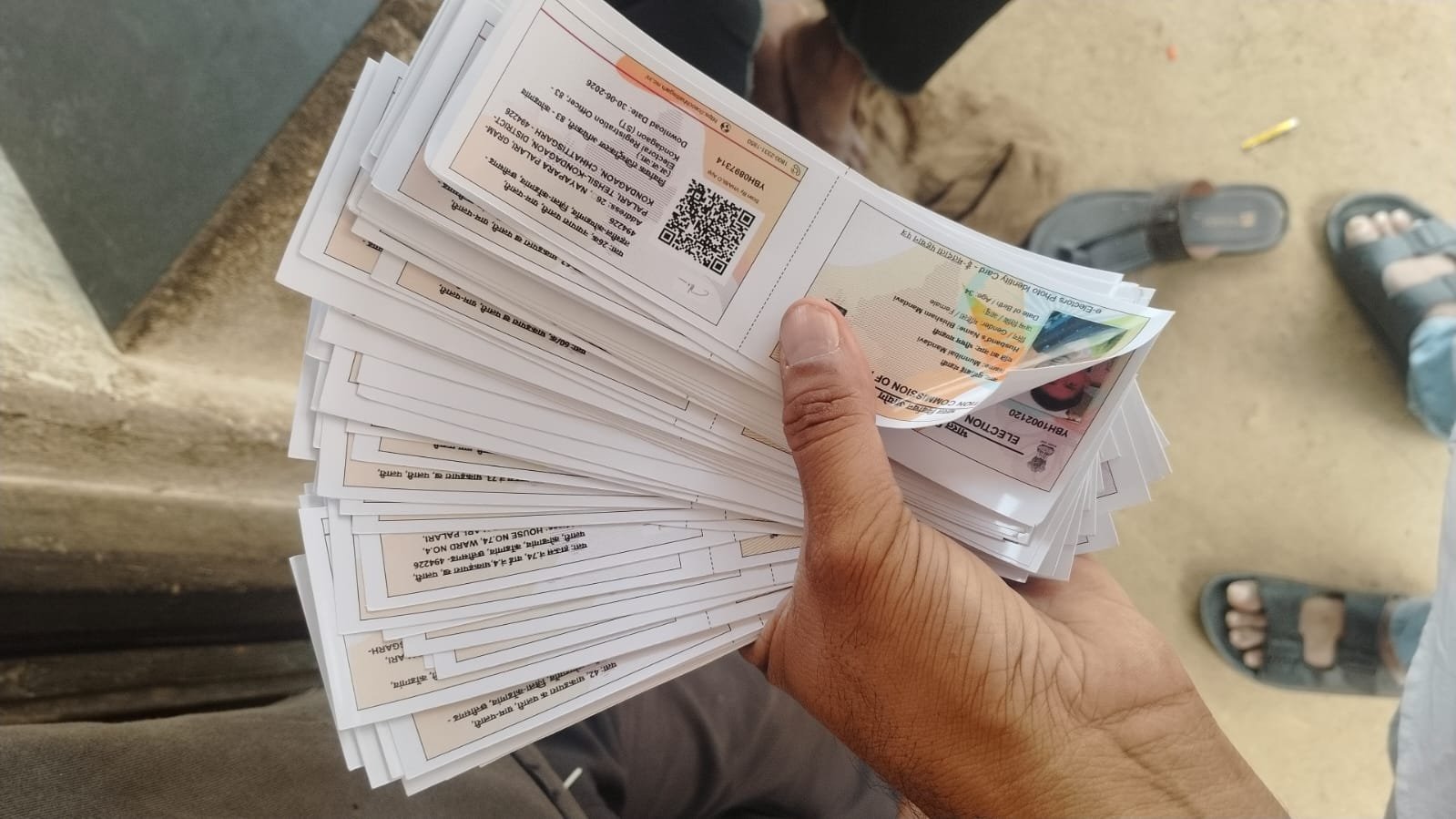 कोंडागांव में डुप्लीकेट वोटर आईडी प्रिंट होने का खेल, मचा हड़कंप! चौथा स्तंभ || Kshititech