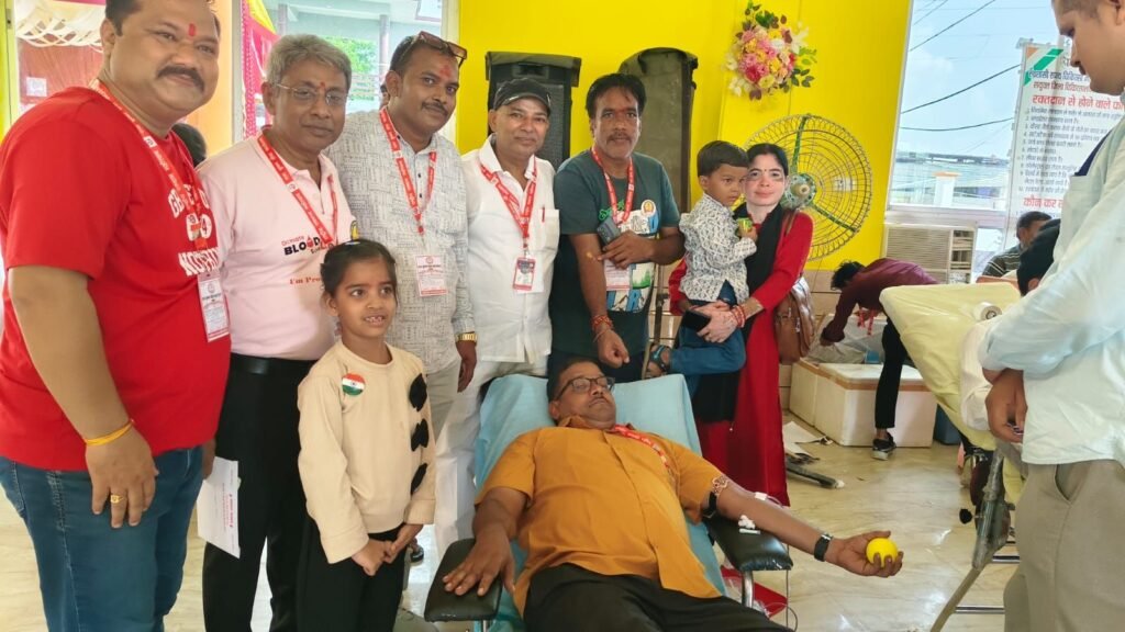 श्रीराम की जन्मभूमि अयोध्या धाम में महेश राठौर ने किया 52वीं बार रक्तदान, मिला राष्ट्रीय सेवा रत्न सम्मान 2 श्रीराम की जन्मभूमि अयोध्या धाम में महेश राठौर ने किया 52वीं बार रक्तदान, मिला राष्ट्रीय सेवा रत्न सम्मान चौथा स्तंभ || Kshititech