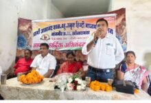 मोबाइल-सोशल मीडिया की लत पर बच्चों ने किया जागरूक, नुक्कड़ नाटक से बताया नुकसान चौथा स्तंभ || Kshititech