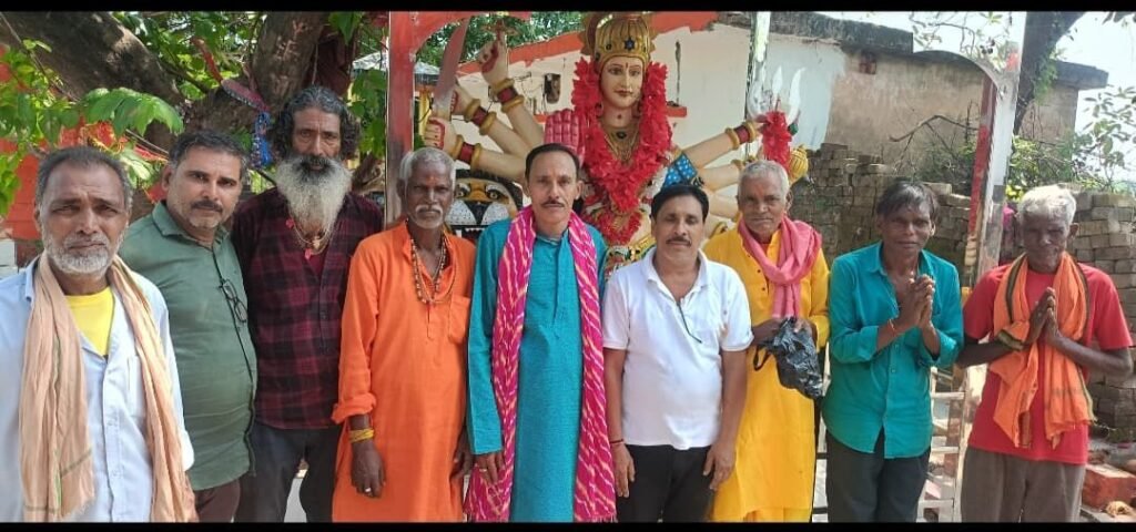घट स्थापना के साथ शिरीष पाठ मंदिर में प्रज्ज्वलित हुई मनोकामना ज्योति, 250 से अधिक श्रद्धालुओं ने जलाए दीप चौथा स्तंभ || Kshititech