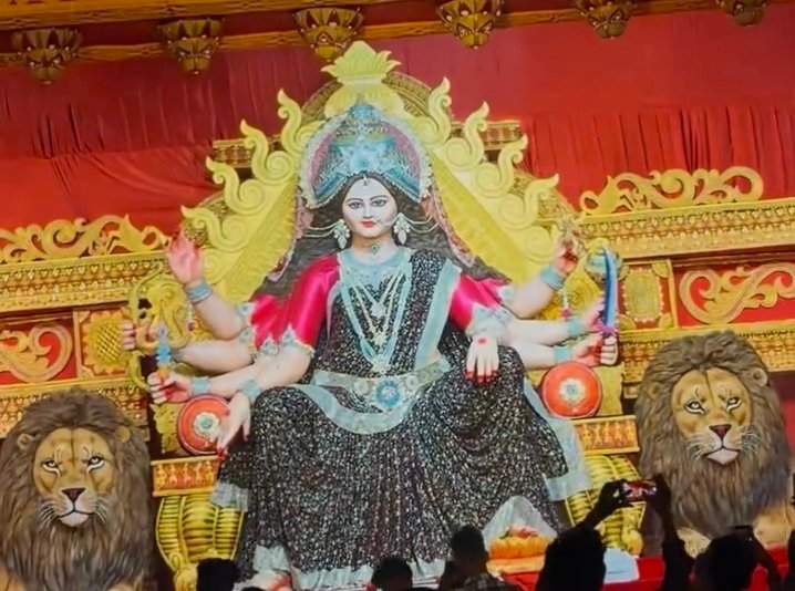 चांपा में विराजीं महारानी मां दुर्गा, टेराकोटा थीम का भव्य पंडाल बना आकर्षण का केंद्र चौथा स्तंभ || Kshititech