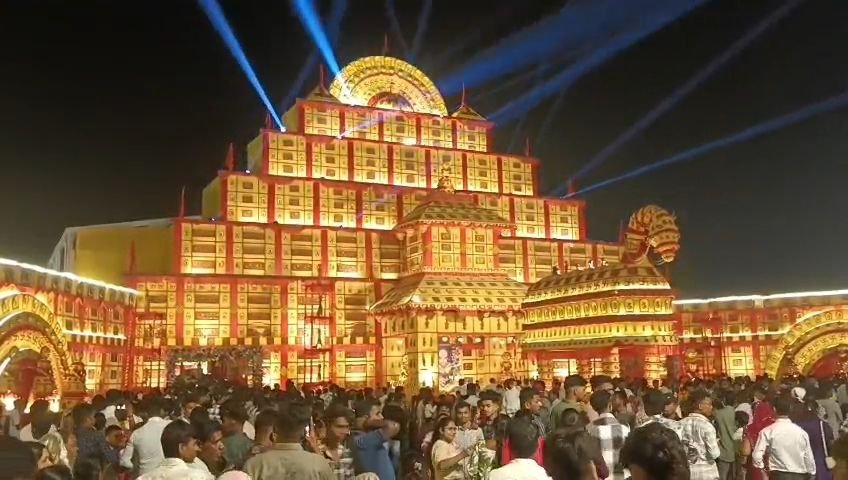 चांपा की महारानी के दर्शन करने उमड़ा आस्था का सैलाब, भव्य पंडाल और आकर्षक प्रतिमा बना श्रद्धालुओं के आकर्षण का केंद्र 2 चांपा की महारानी के दर्शन करने उमड़ा आस्था का सैलाब, भव्य पंडाल और आकर्षक प्रतिमा बना श्रद्धालुओं के आकर्षण का केंद्र चौथा स्तंभ || Kshititech