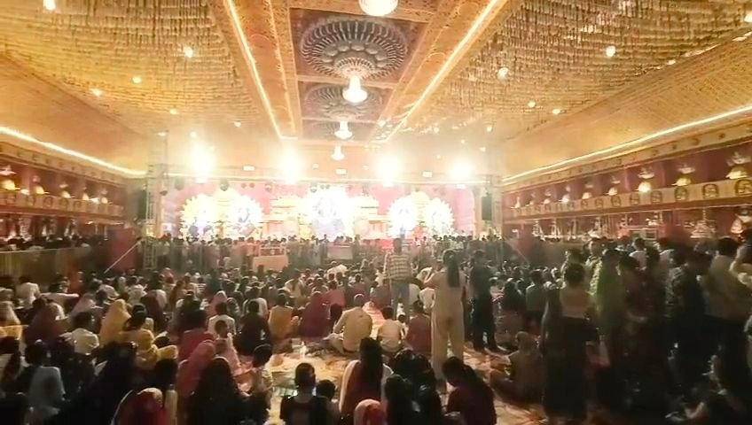 चांपा की महारानी के दर्शन करने उमड़ा आस्था का सैलाब, भव्य पंडाल और आकर्षक प्रतिमा बना श्रद्धालुओं के आकर्षण का केंद्र 3 चांपा की महारानी के दर्शन करने उमड़ा आस्था का सैलाब, भव्य पंडाल और आकर्षक प्रतिमा बना श्रद्धालुओं के आकर्षण का केंद्र चौथा स्तंभ || Kshititech